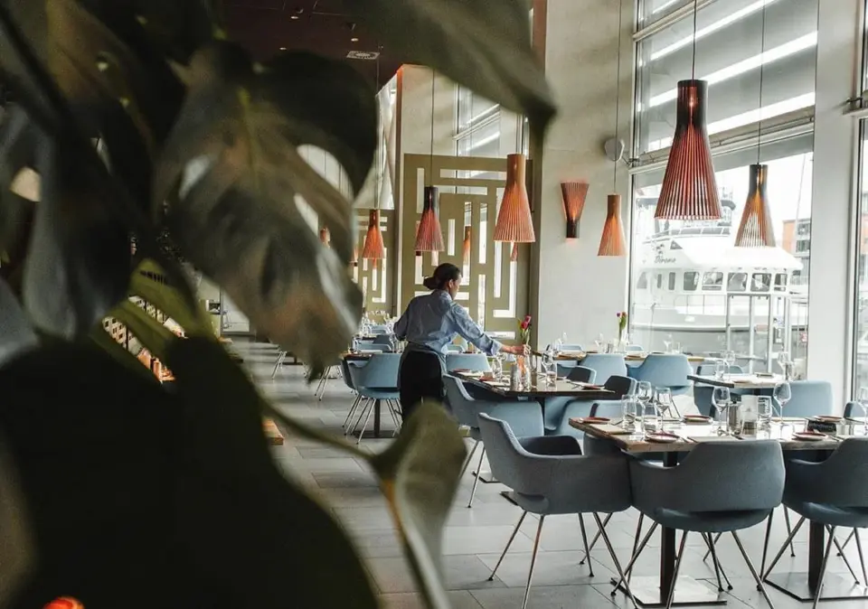restaurant-img1.webp